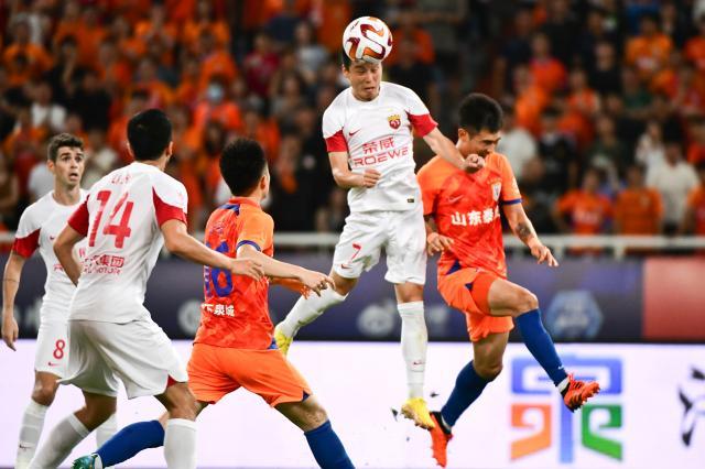 【中超】陈蒲李圣龙进球费莱尼险罢赛 泰山1比1海港